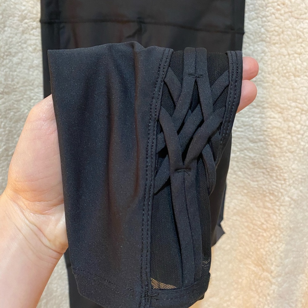 Carbon38 Black Legging with Braided detailing